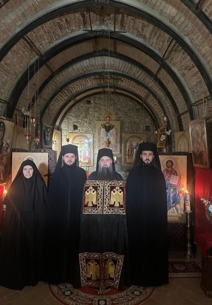 2025.10.25_vita_monastica_carbone-15