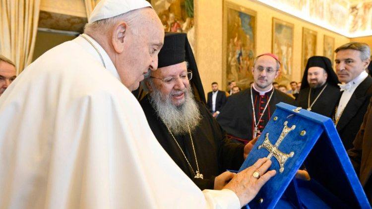 Il Papa incontra la Apostolikì Diakonia della Chiesa di Grecia