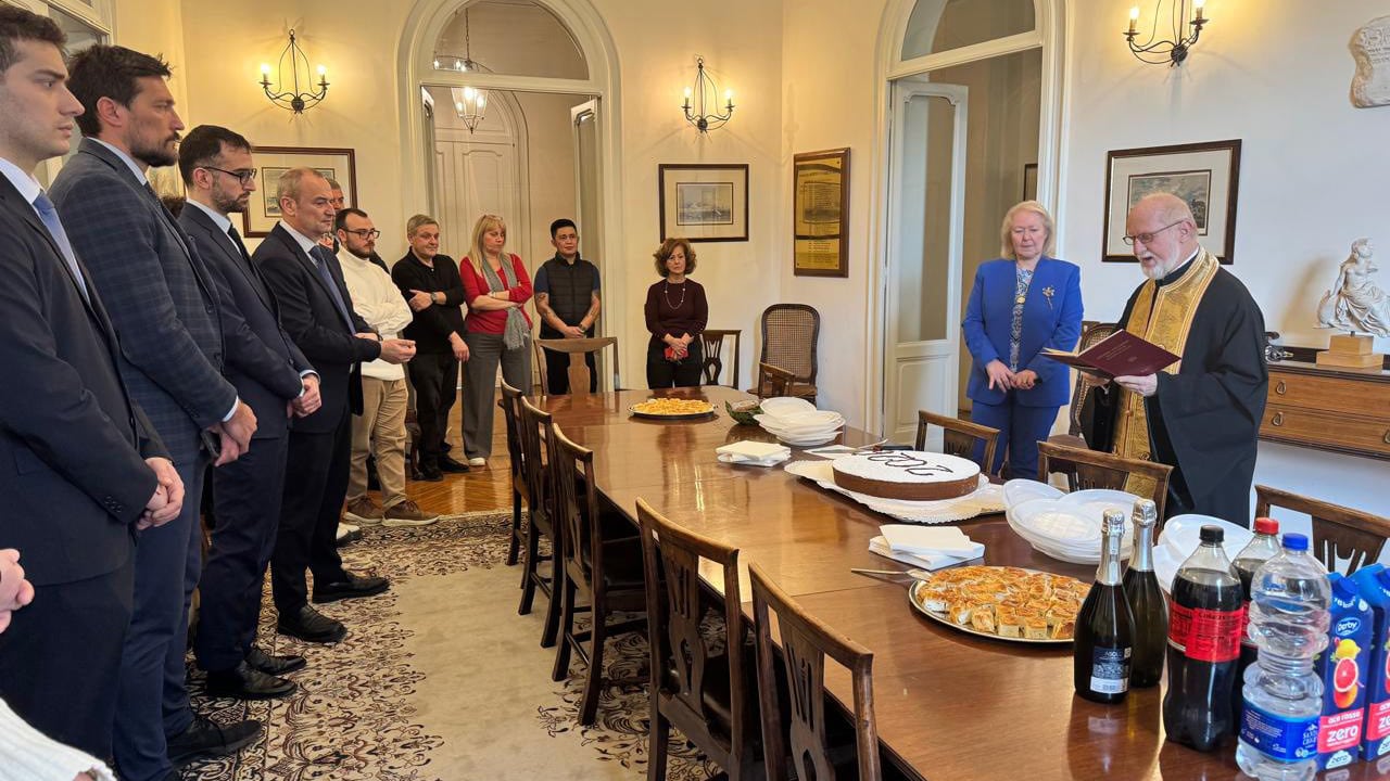 Τaglio della torta di San Basilio presso l’Ambasciata di Grecia a Roma